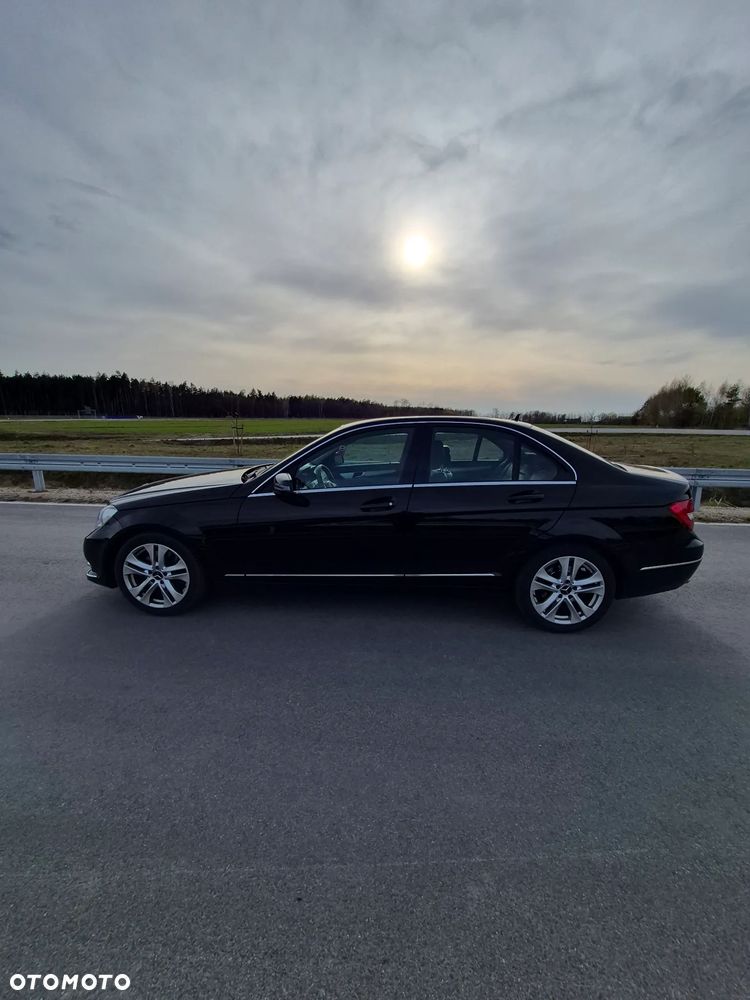 Mercedes-Benz Klasa C 300 CDI DPF 4Matic (BlueEFFICIENCY) 7G-TRONIC Elegance - 4