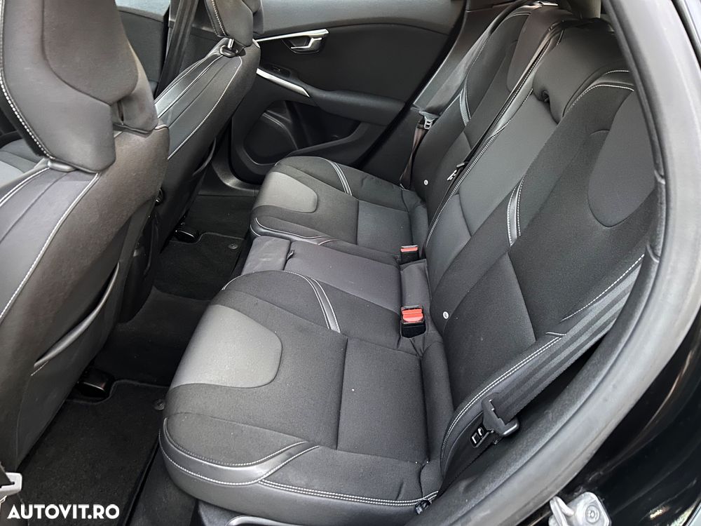 Volvo V40 D2 - 9