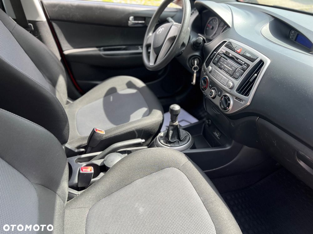 Hyundai i20 1.2 Trend - 12