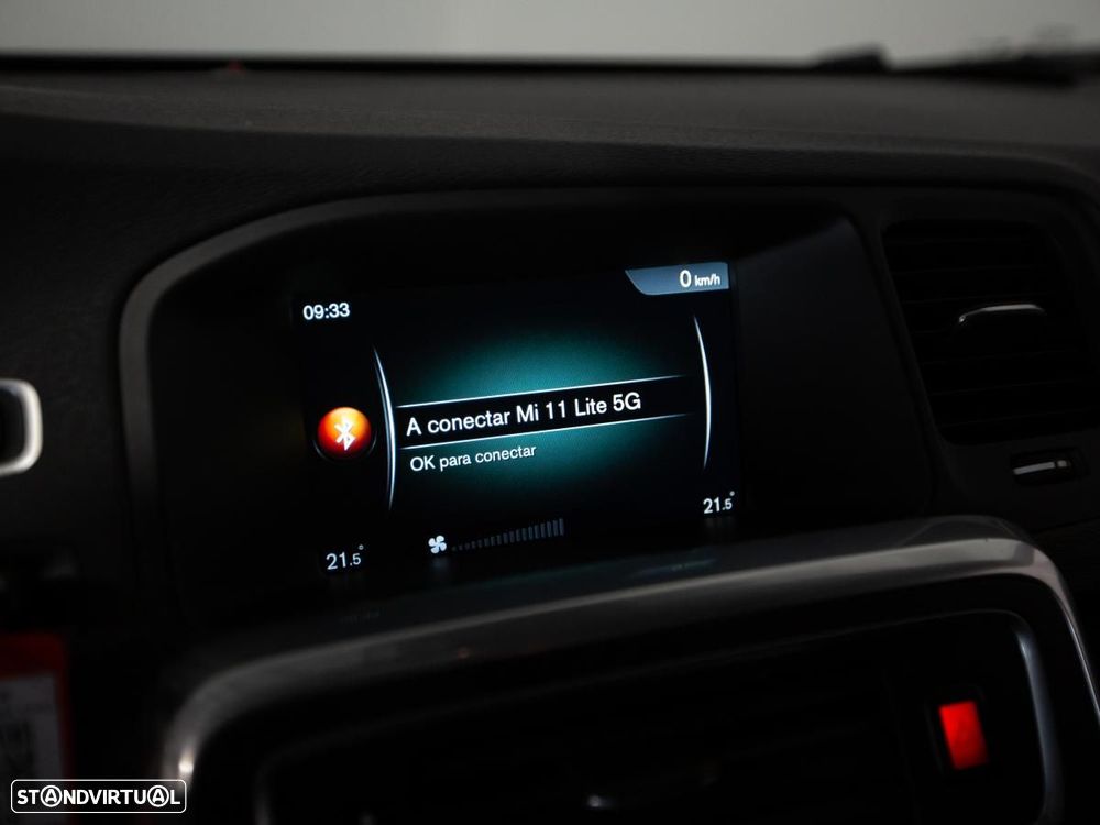 Volvo V60 Cross Country - 24