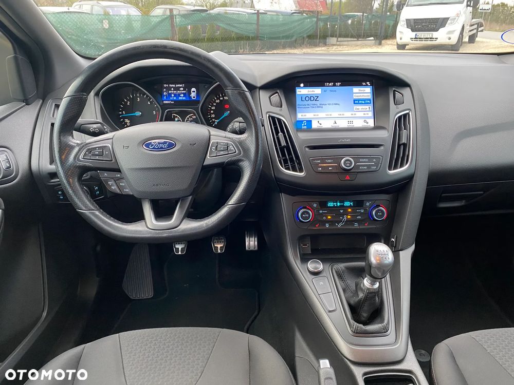 Ford Focus 1.5 EcoBlue Start-Stopp-System ST-LINE - 16