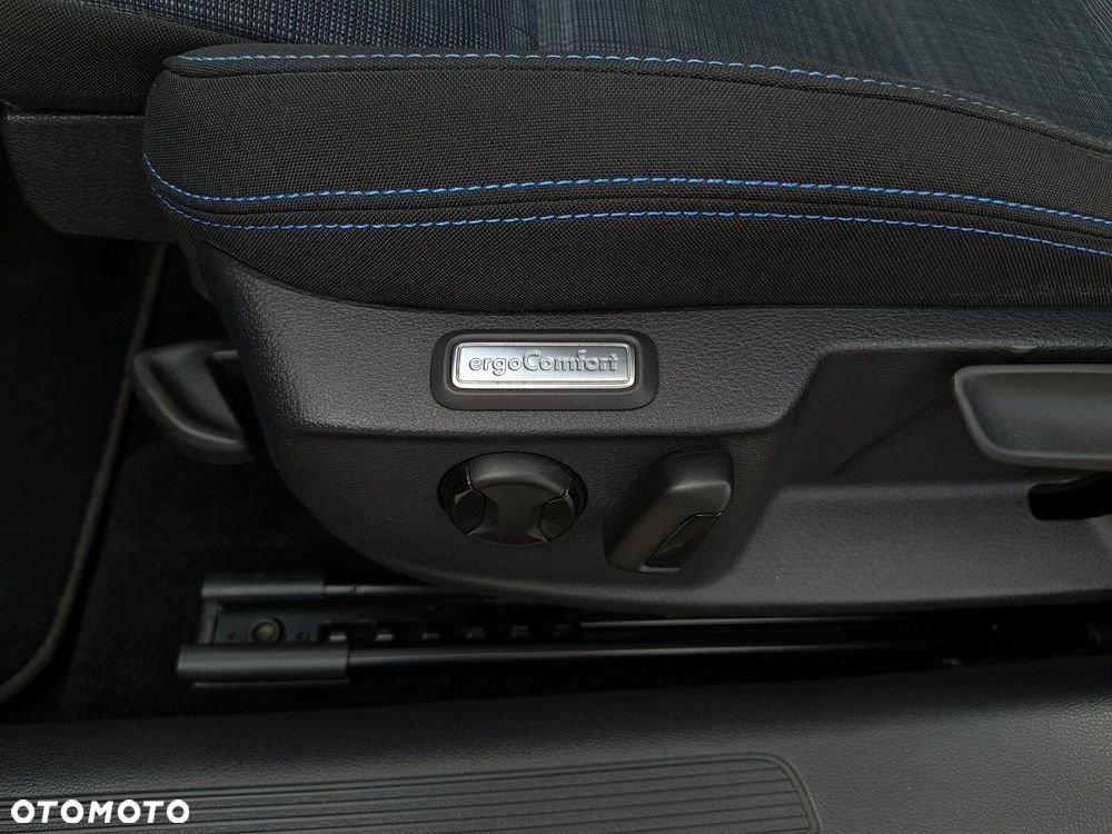 Volkswagen Passat - 33