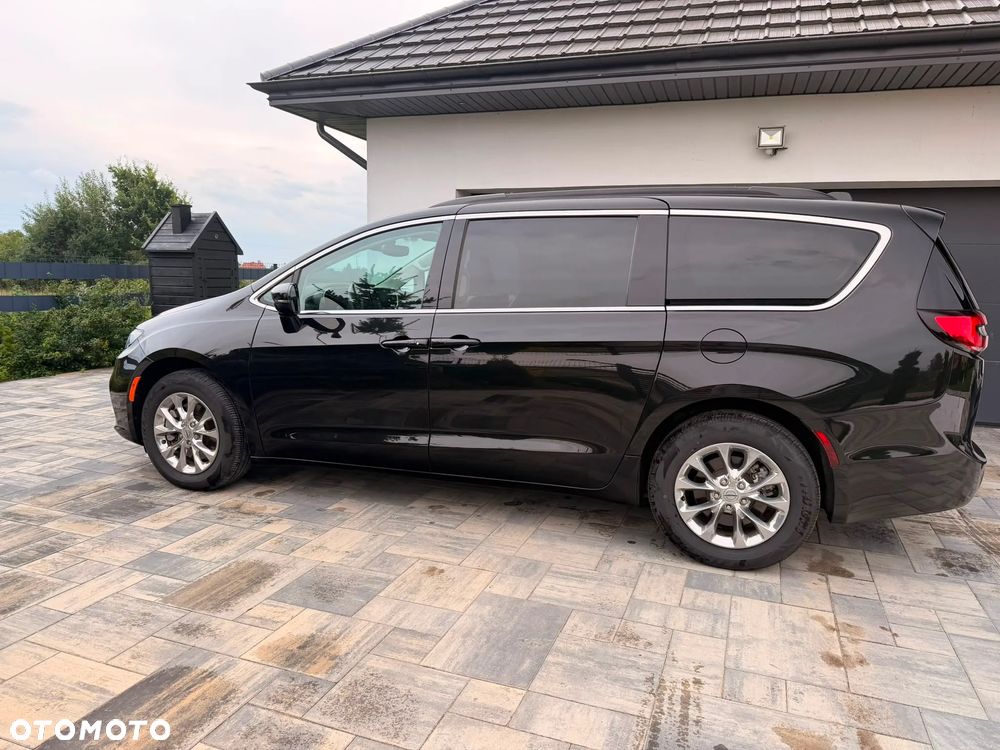 Chrysler Pacifica - 8
