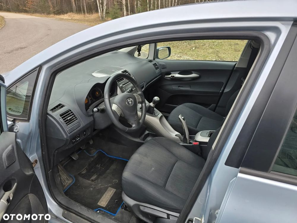 Toyota Auris - 12