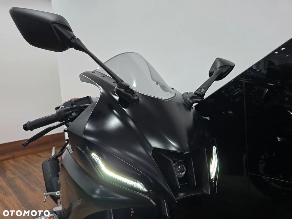 Yamaha YZF - 20