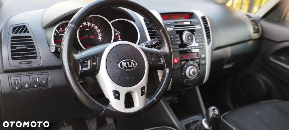 Kia Venga 1.6 CRDi 128 Dream Team Edition - 4