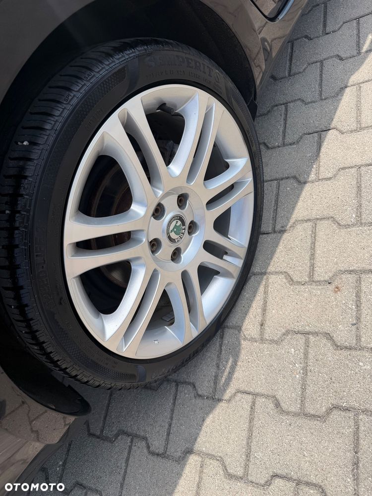 Skoda Superb 1.8 TSI DSG FAMILY - 28