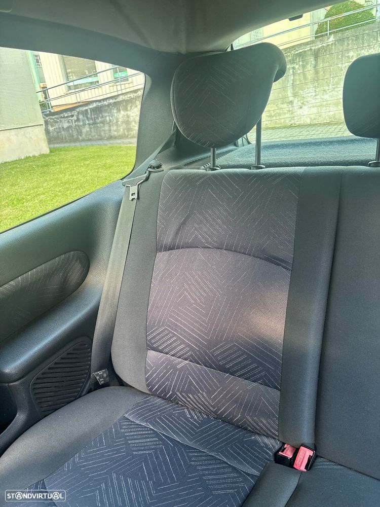 Renault Clio 1.4 16V Si - 6