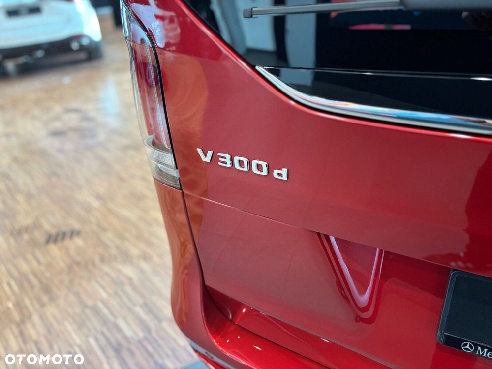 Mercedes-Benz Klasa V - 8