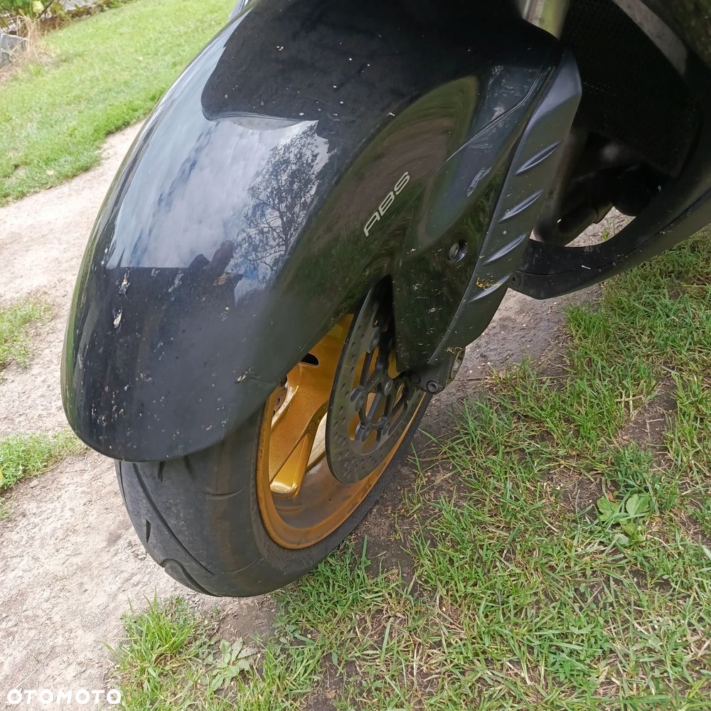 Kawasaki GTR - 9