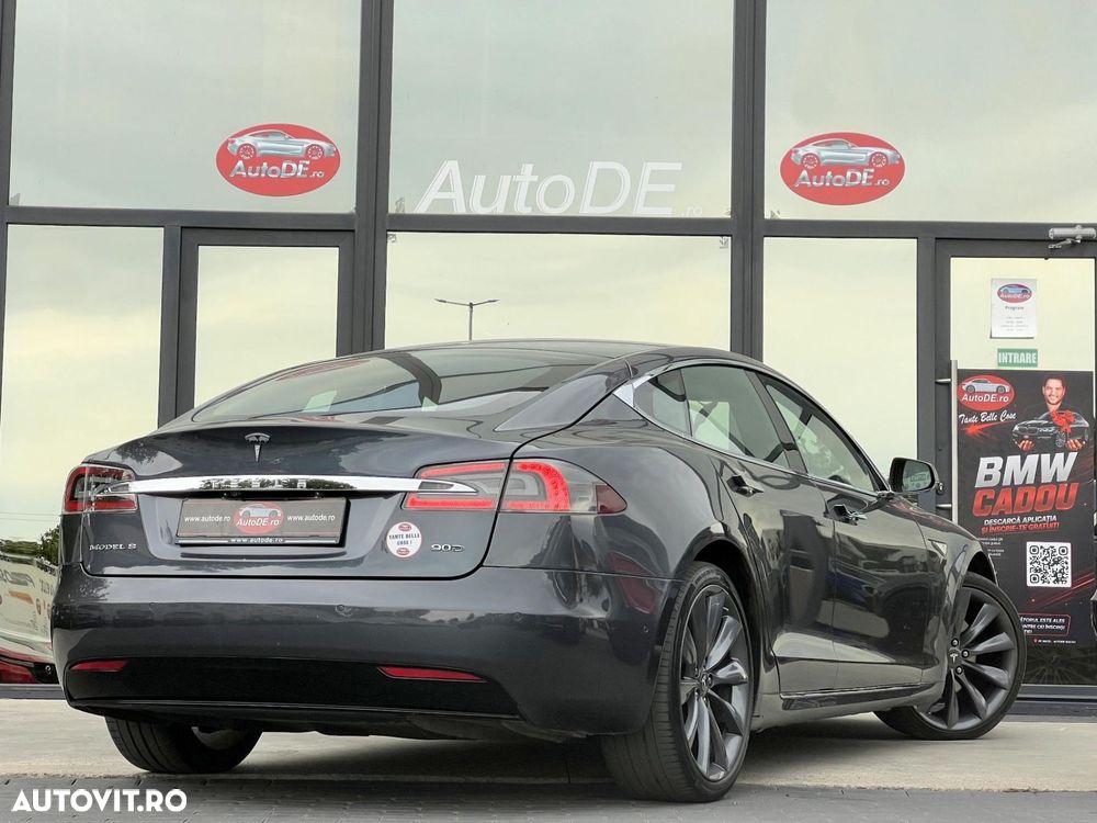 Tesla Model S - 5