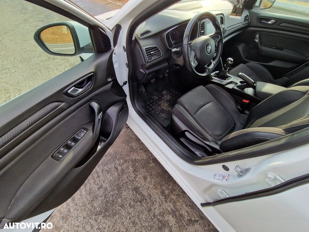 Renault Megane Blue dCi 116 Intens - 9