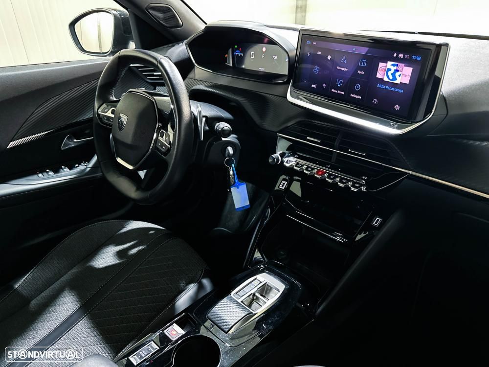 Peugeot 2008 1.2 PureTech Allure EAT8 - 23