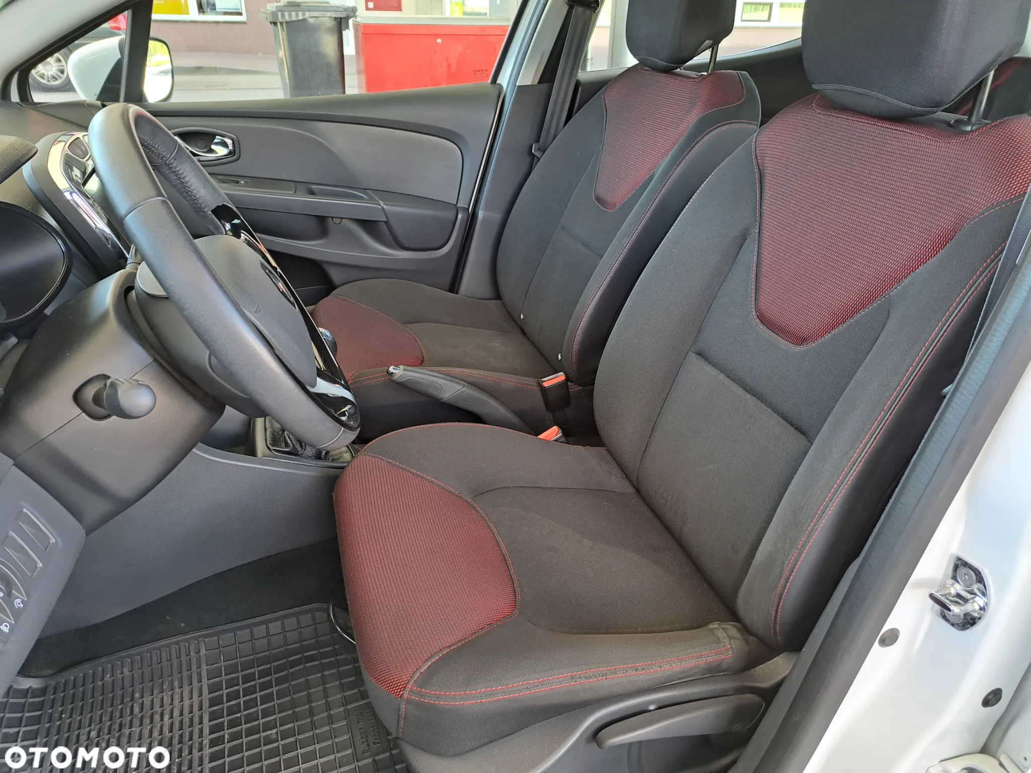 Renault Clio - 16