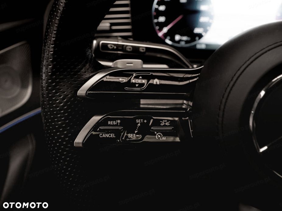 Mercedes-Benz GLS - 9