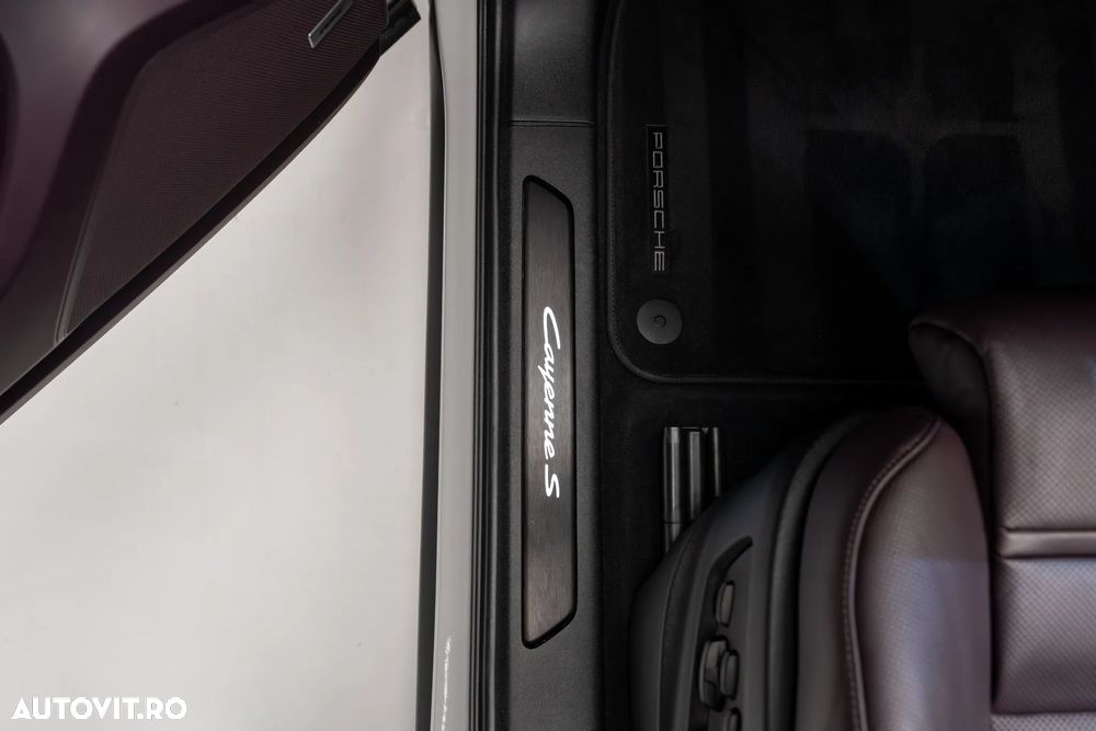 Porsche Cayenne - 28