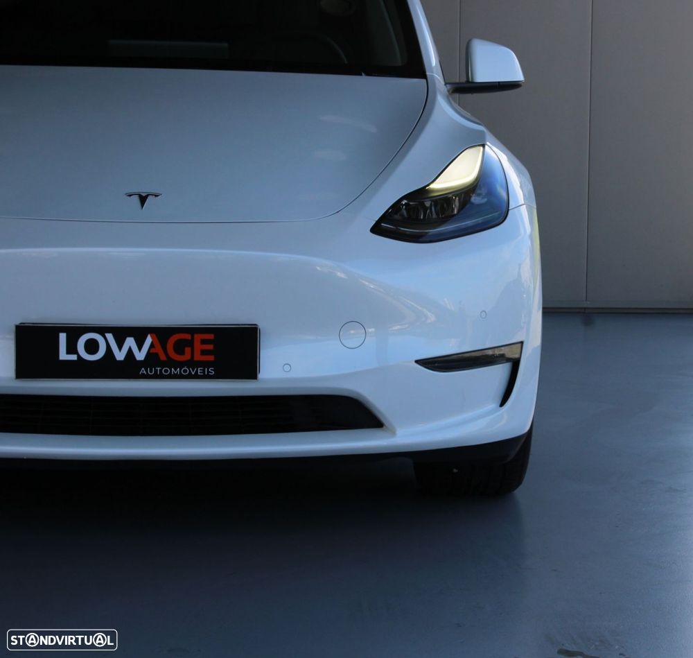 Tesla Model Y Long Range Dual Motor AWD - 9