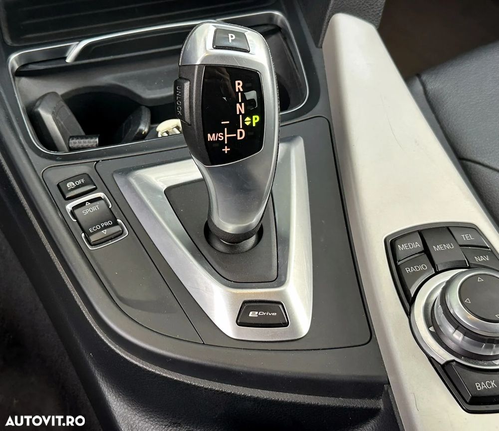 BMW Seria 3 330e iPerformance Advantage - 17