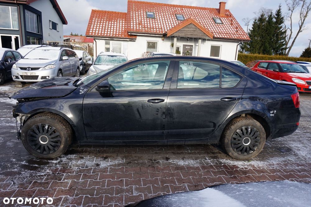 SKODA OCTAVIA III 5E3 LB LIFTBACK 2014 LF9R 1.6 TDI CLHA 105KM MWX CZARNY na części - 2
