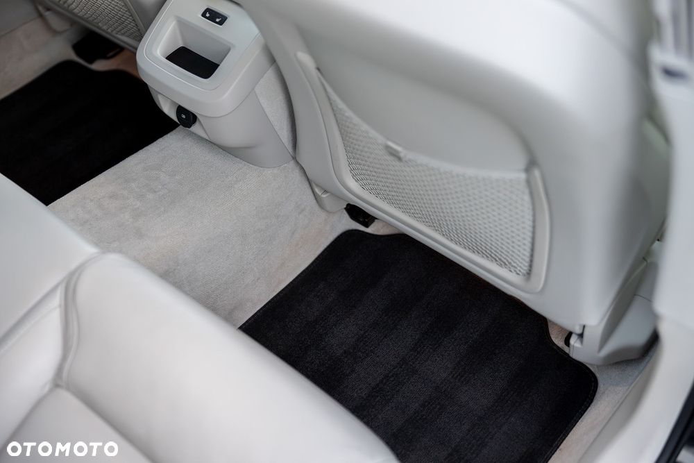 Volvo S90 D5 AWD Inscription - 32