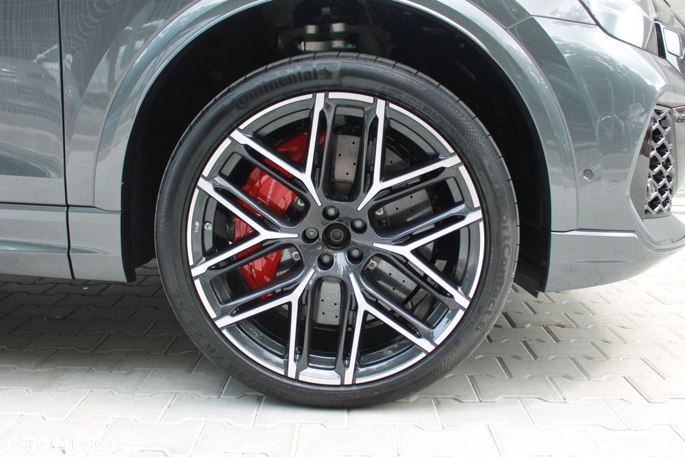 Audi RS Q8 - 8
