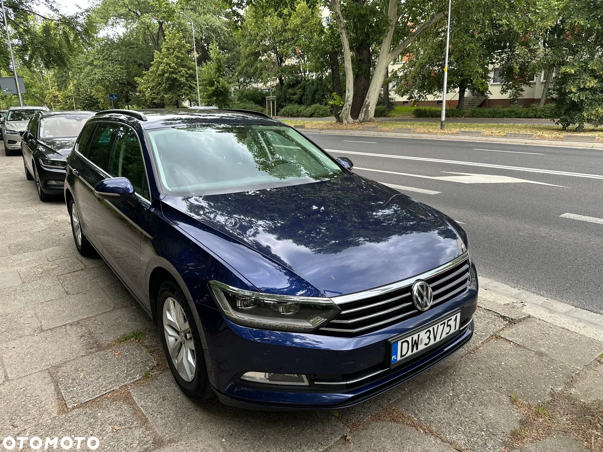 Volkswagen Passat - 1