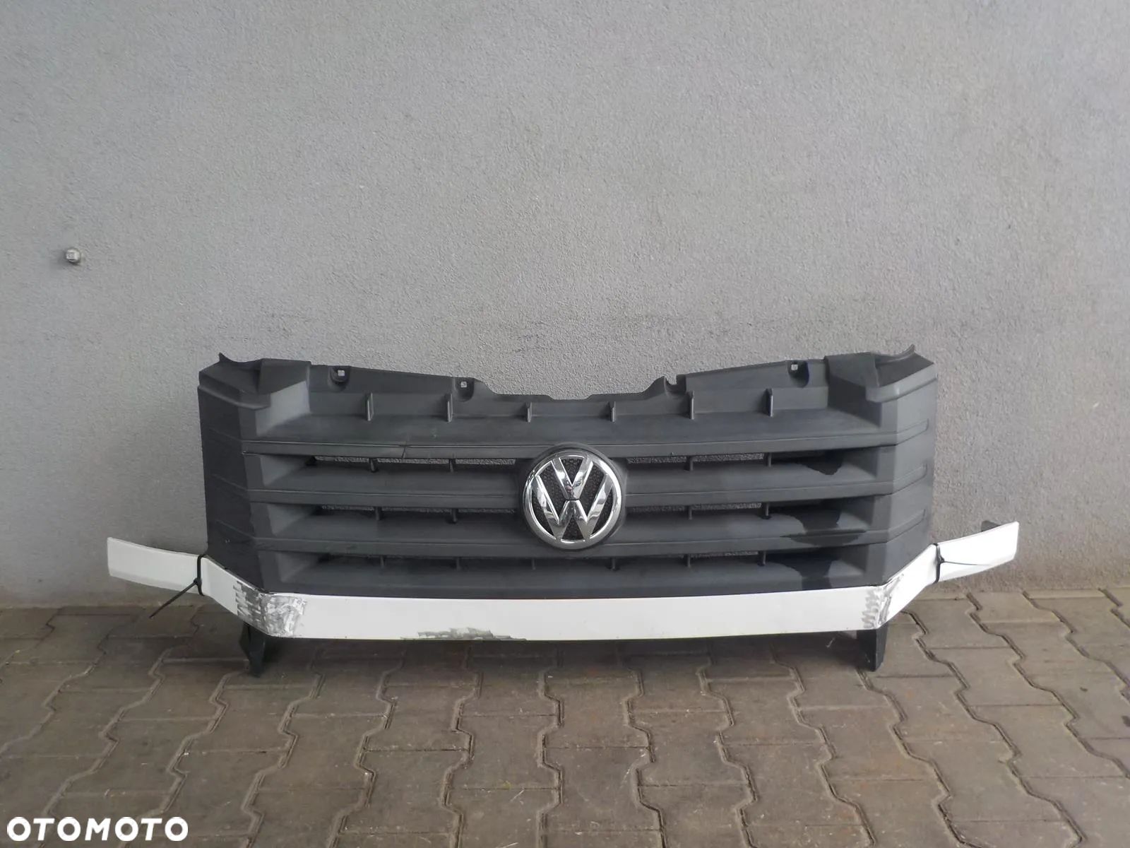 VW CRAFTER LIFT GRILL ATRAPA PAS PRZEDNI BLACHA - 1