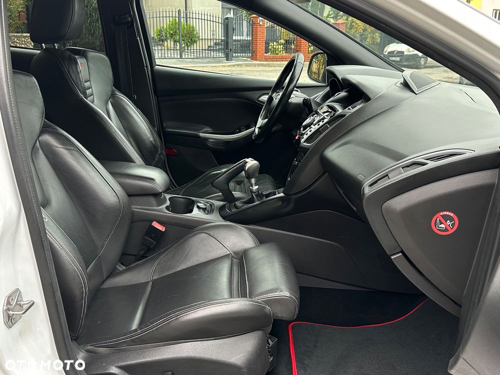 Ford Focus ST - 27