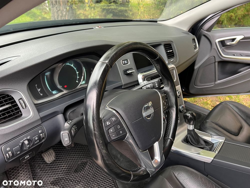 Volvo V60 D2 Summum - 6