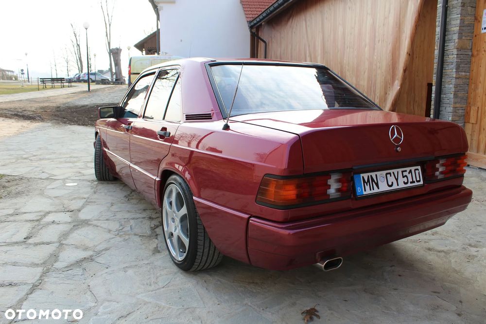 Mercedes-Benz W201 (190) - 9