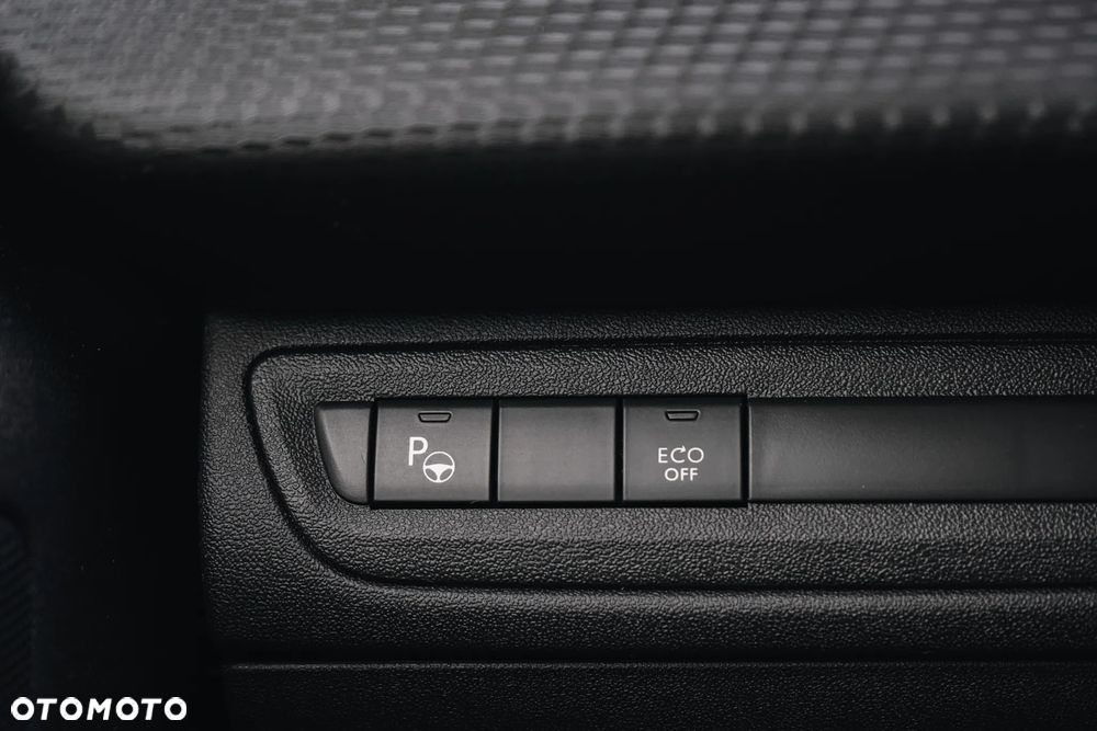 Peugeot 2008 PureTech 110 GPF Stop&Start EAT6 Allure - 30