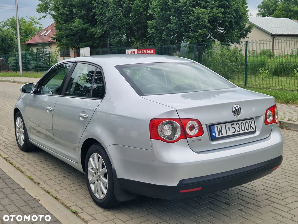 Volkswagen Jetta - 3