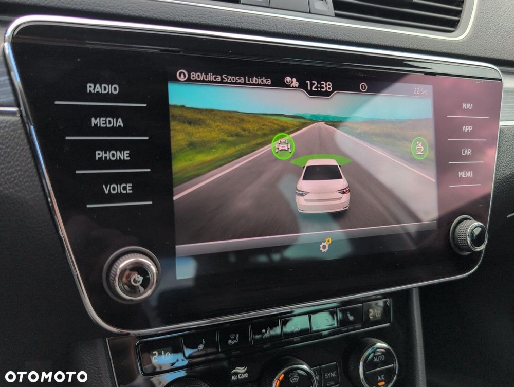 Skoda Superb 2.0 TDI SCR Style - 33