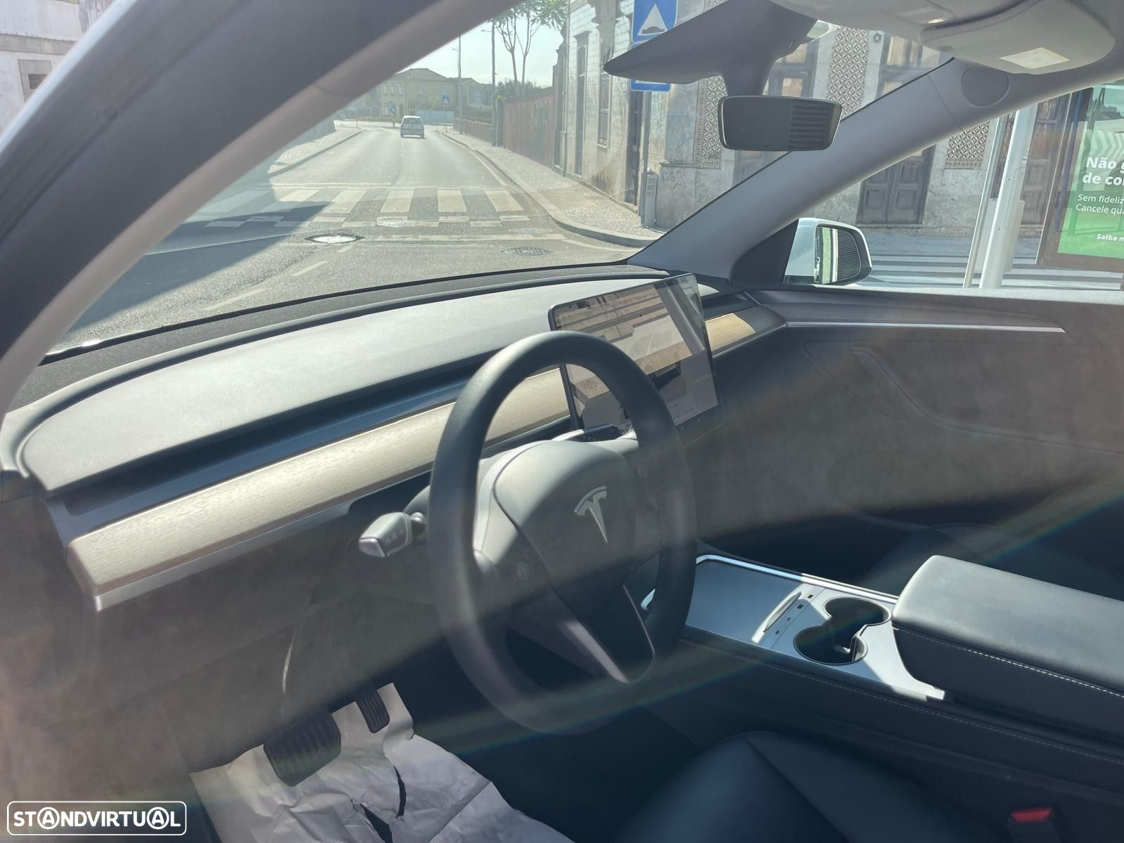 Tesla Model Y Tração Traseira - 18