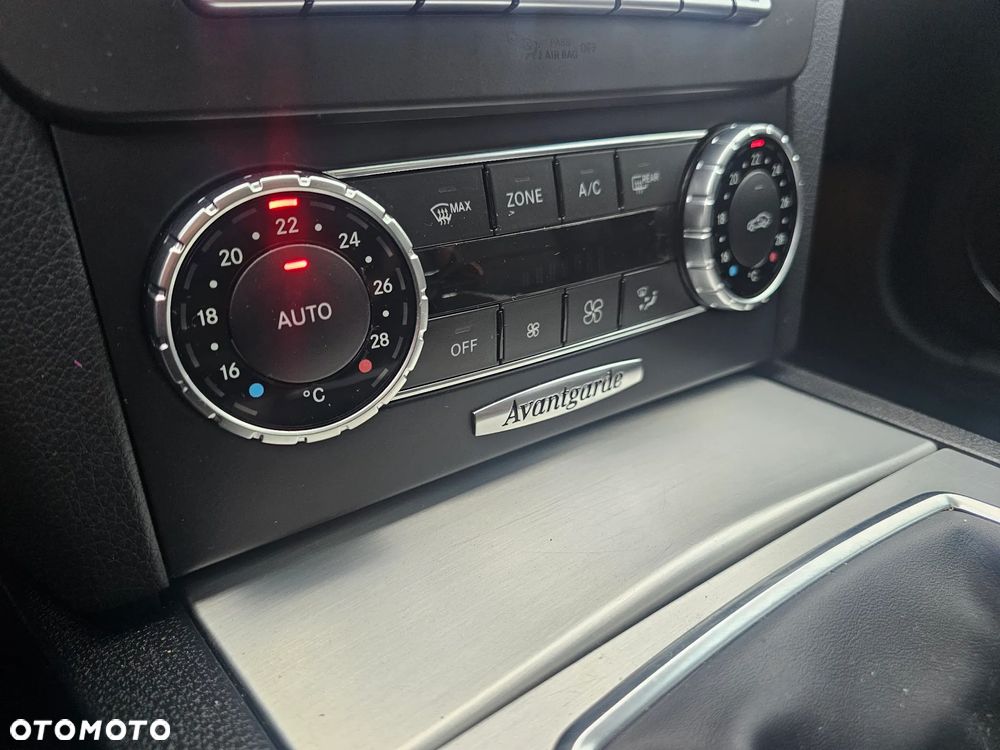 Mercedes-Benz Klasa C 200 CDI BlueEff Elegance - 35