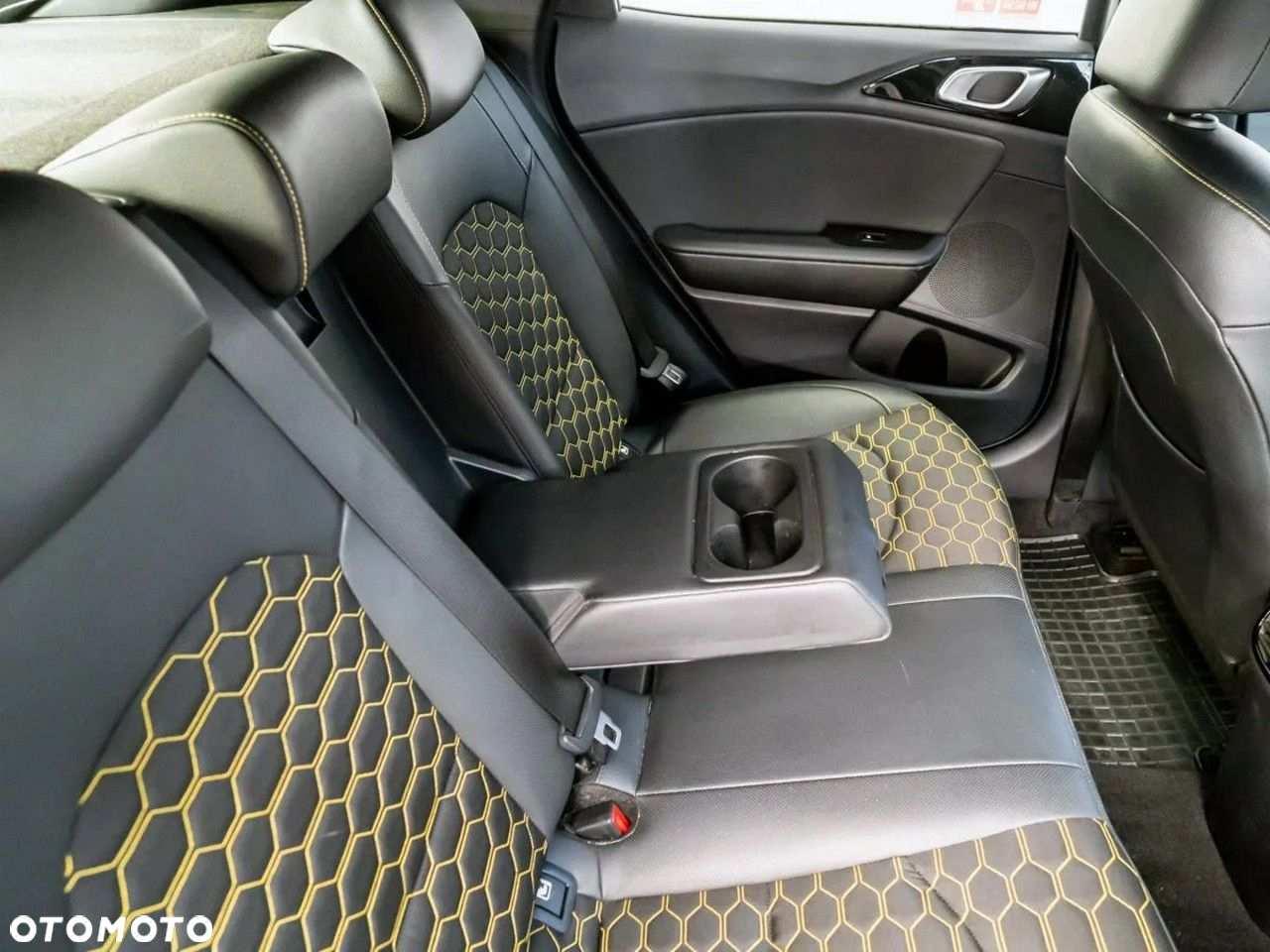 Kia XCeed 1.6 T-GDI L Business Line DCT - 25