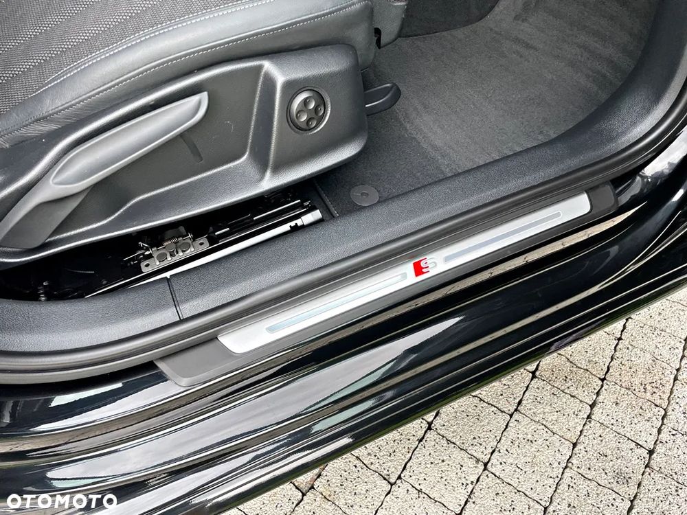 Audi A4 Avant 40 TDI S tronic S line - 15