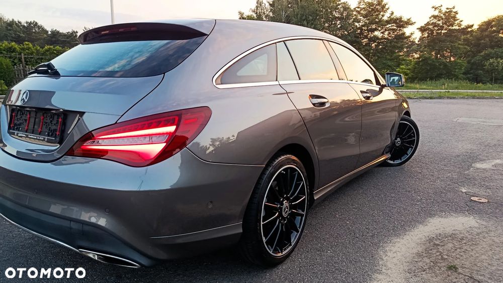 Mercedes-Benz CLA 180 7G-DCT UrbanStyle Edition - 3
