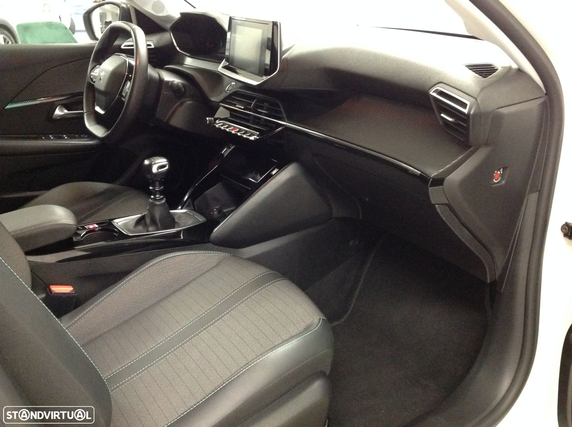 Peugeot 208 1.2 PureTech Allure - 24