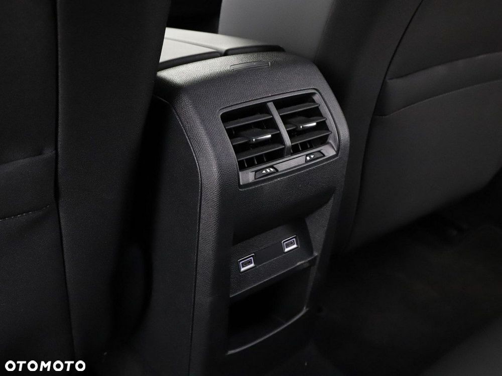 Peugeot 308 1.6 Hybrid PHEV Allure Pack EAT8 - 41