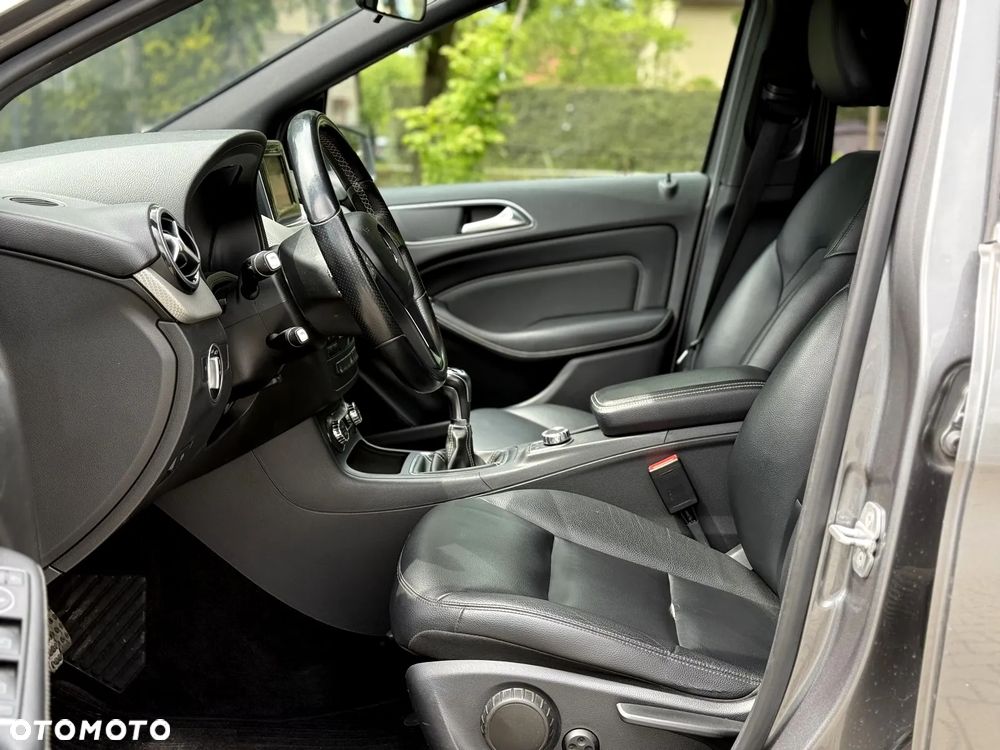 Mercedes-Benz Klasa B 180 BlueEFFICIENCY Edition 1 - 23