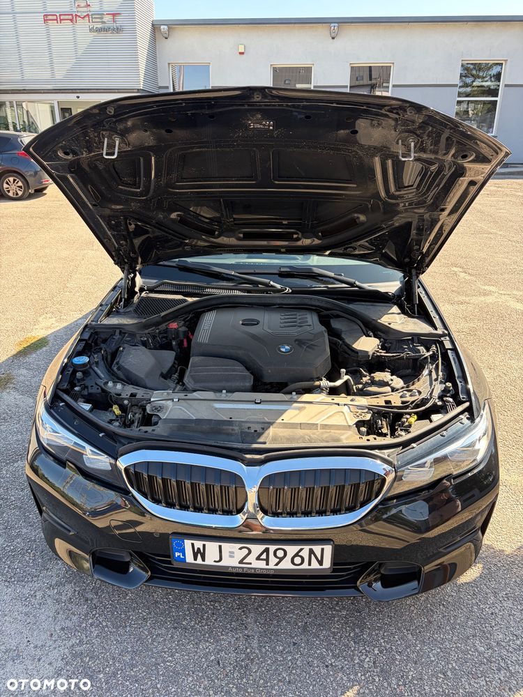 BMW Seria 3 318i Sport Line - 23