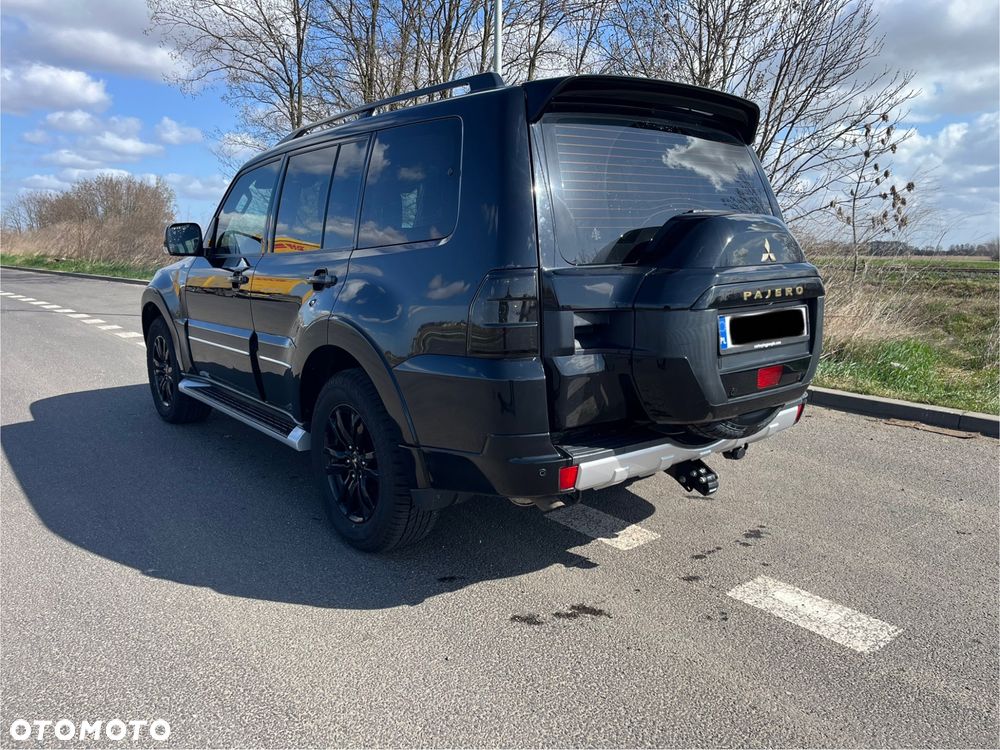 Mitsubishi Pajero - 4