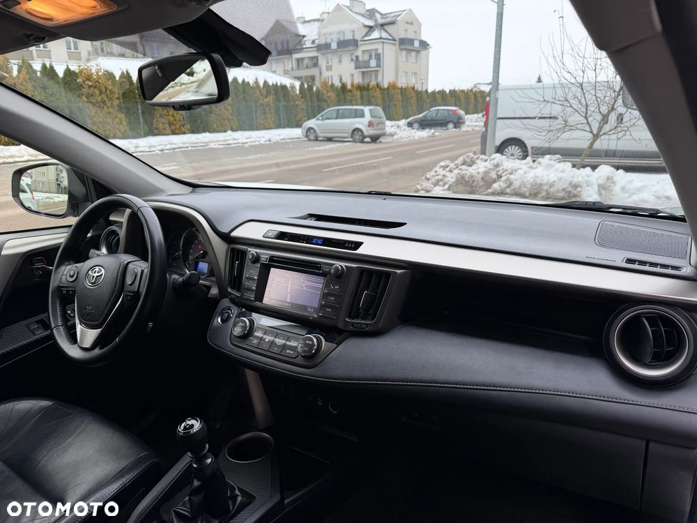 Toyota RAV4 2.2 D-4D Prestige - 13