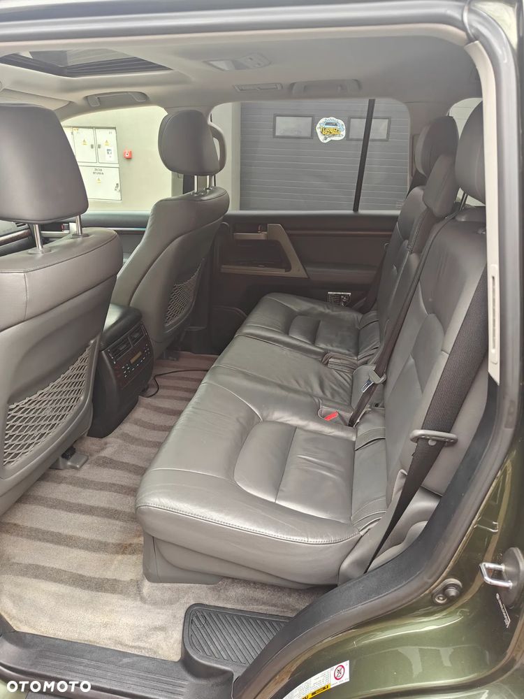 Toyota Land Cruiser - 9
