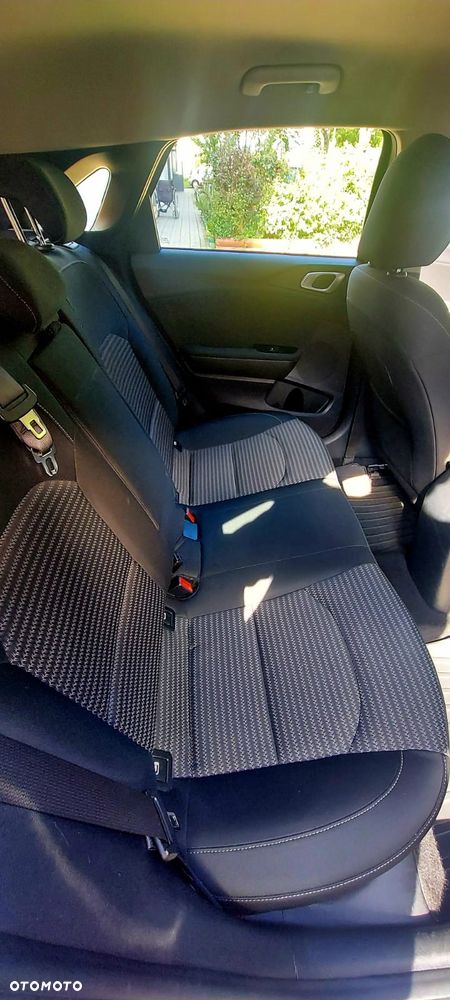 Kia Ceed 1.5 T-GDI M - 12