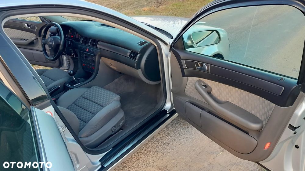 Audi A6 Limousine 2.4 - 23