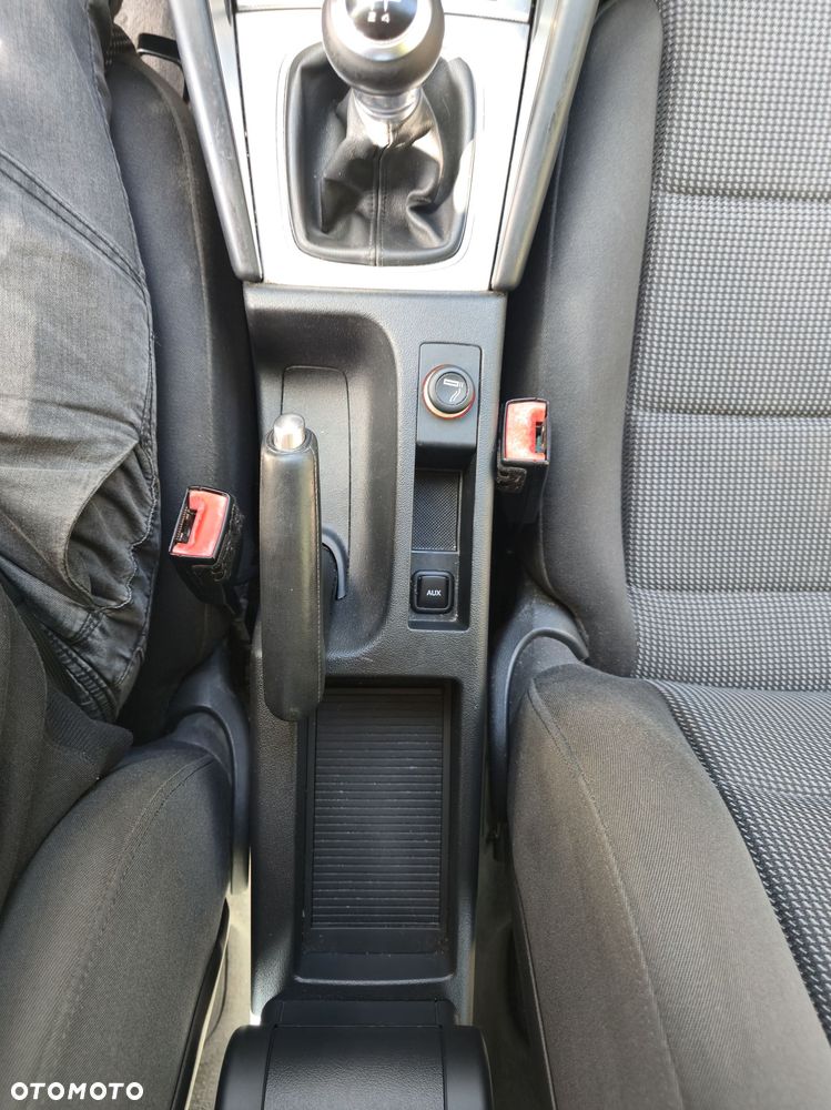Audi A3 3-drzwiowe 1.6 TDI DPF Ambiente - 30