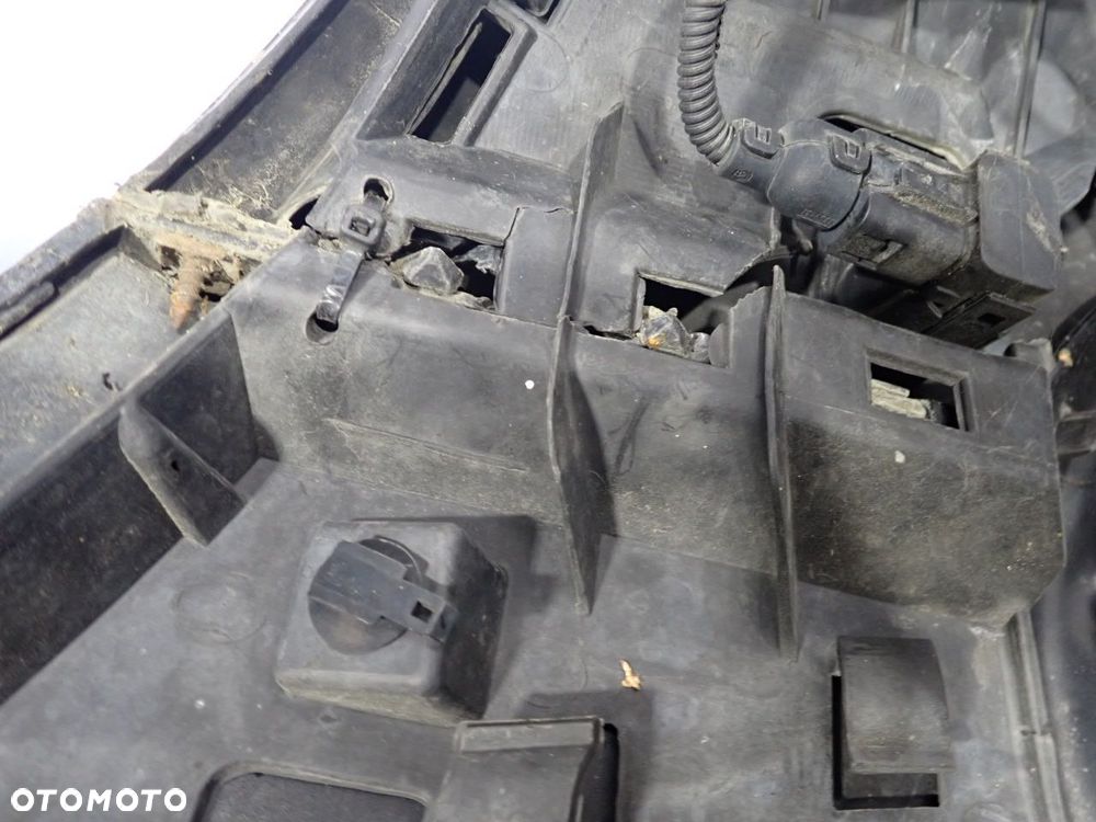 ZDERZAK PRZÓD VOLKSWAGEN TOUAREG 5.0 - 17