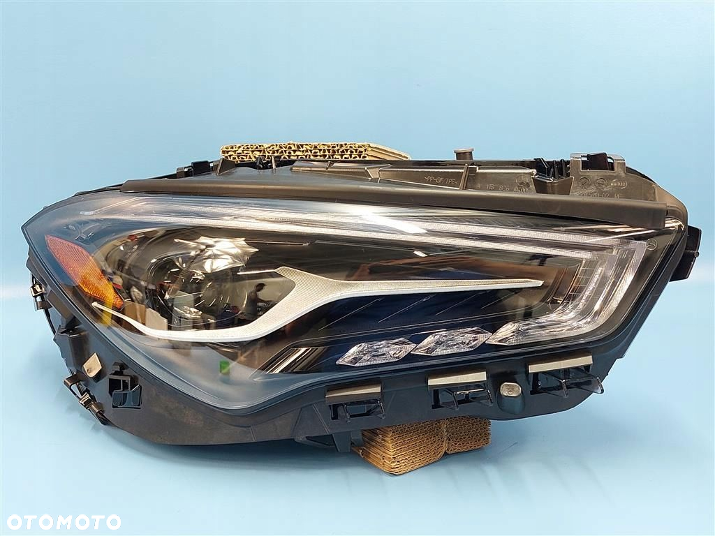 Reflektor lampa przód prawa Mercedes CLA W118 LIFT A1189061201 USA 23- - 2